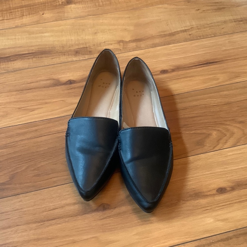 Black women’s flats